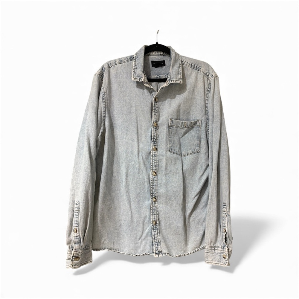 Like New Cotton On Garments Light Blue Denim Men's Jean Shirt Button Down size L
